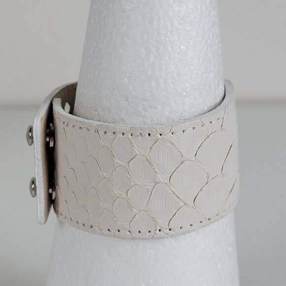 High End Designer Christopher Augmon White Leather Cuff Bracelet 6.5-7.5 In - Picture 4 of 12